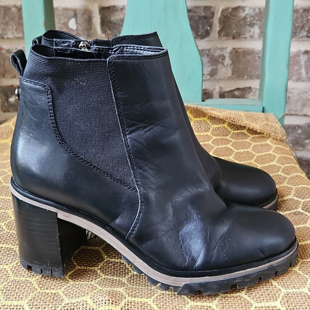 Vince Camuto Dustelie Black Leather Ankle Boots